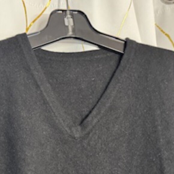 Eskandar Black Scottish Cashmere V-Neck Sweater – One Size - Picture 5 of 5